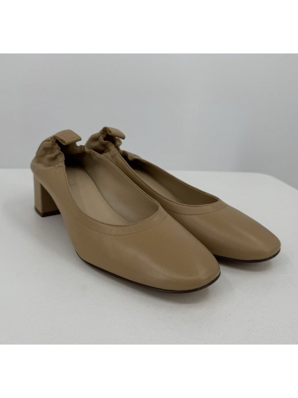 Everlane Italian Leather Day Heel Light Taupe 9 Women's Elastic Back Comfort